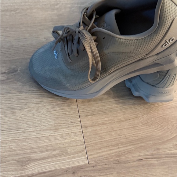 ALO Yoga Tan Athletic Shoes - Picture 5 of 7